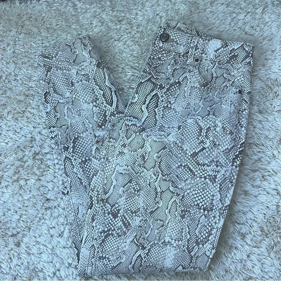 White House Black market Snake Print Skinny size 4P - Picture 7 of 10